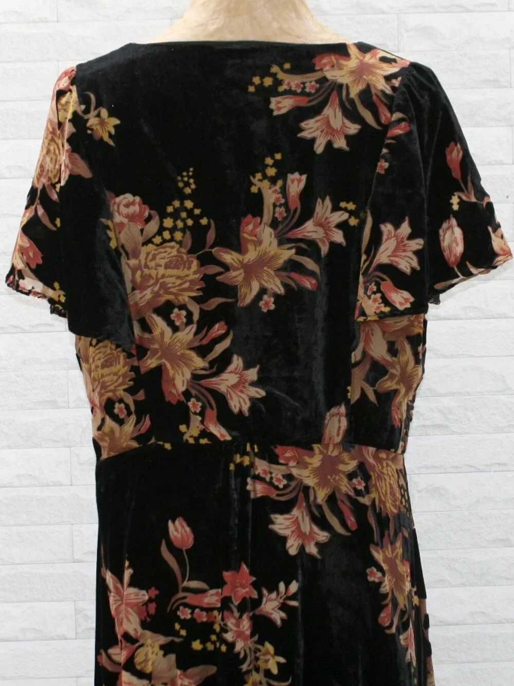 REBA Dress Floral Velvet Burnout V-Neck Ruffle Cottagecore Midi Black Coral 12 - Picture 4 of 16